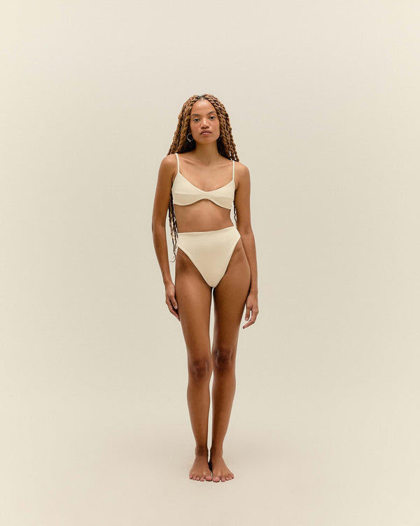 ADJUSTABLE RIBBBED MONICA TOP WHITE CLAY